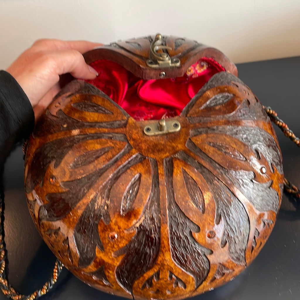 Gorgeous Gord Purse!!! Ghost Vibe....